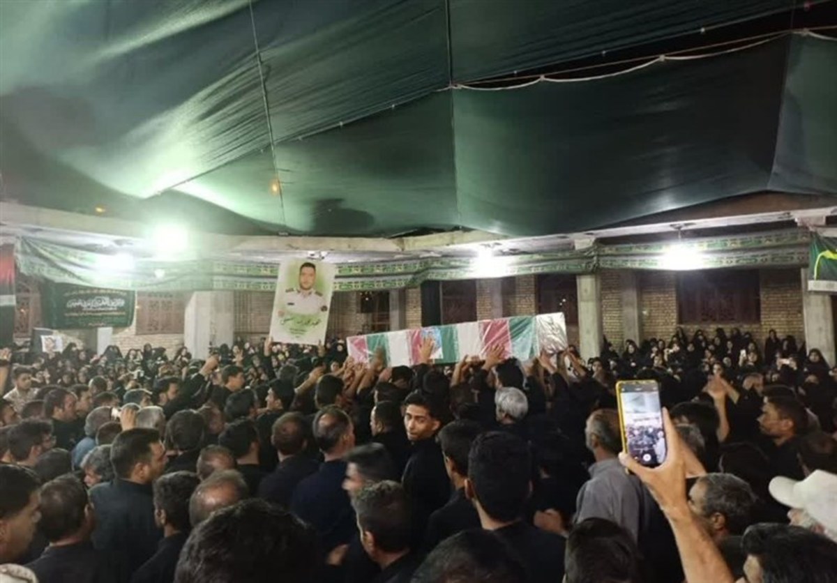 تشییع باشکوه پیکر شهید 