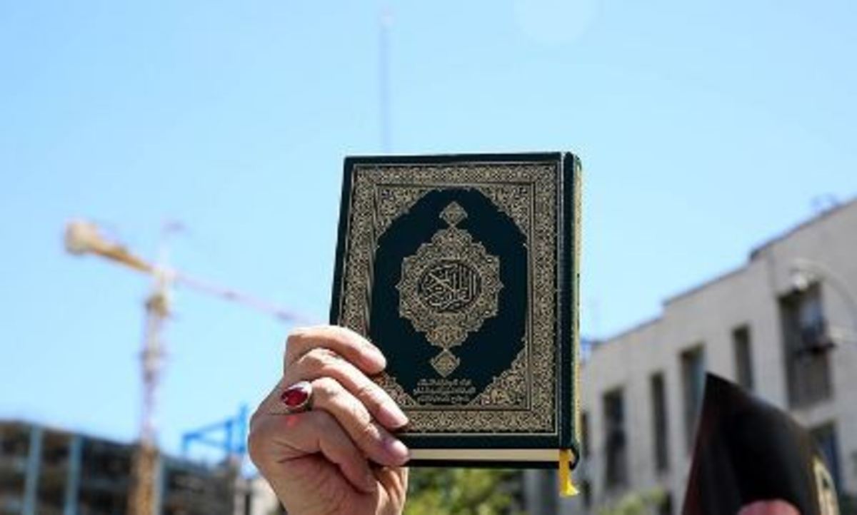 «جدال نار با نور» در حوزه هنری افتتاح شد