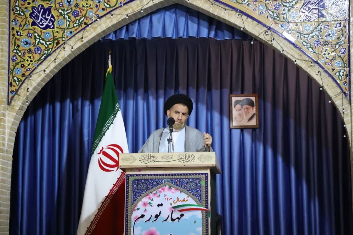 امام حسین (ع) راه ایستادگی در مقابل ستمگران را آموخت