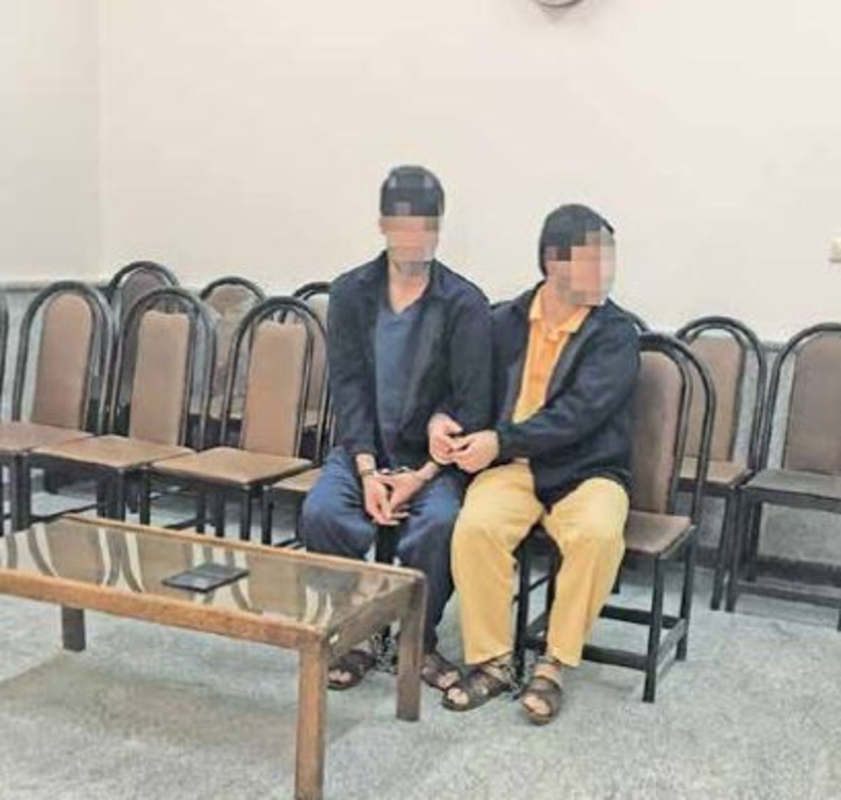 سارقان عشق فوتبالی با لباس تیم محبوبشان سرقت می‌کردند!