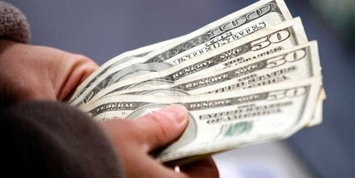 کاهش قیمت دلار آزاد با اعلام برخورد با صرافی‌های متخلف