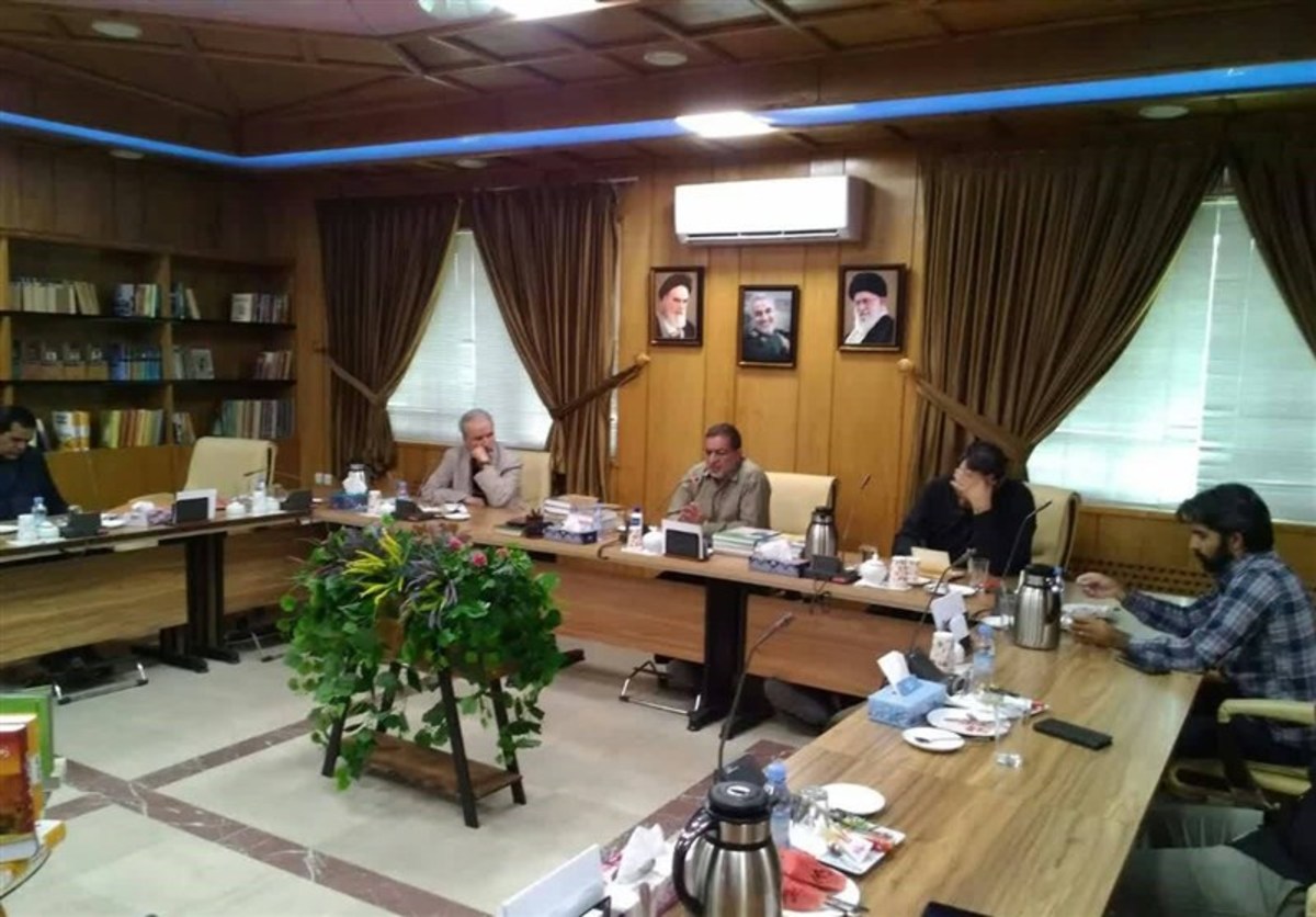 نائینی: تاریخ شفاهی فرماندهان دفاع مقدس باید به آثار خواندنی تبدیل شود