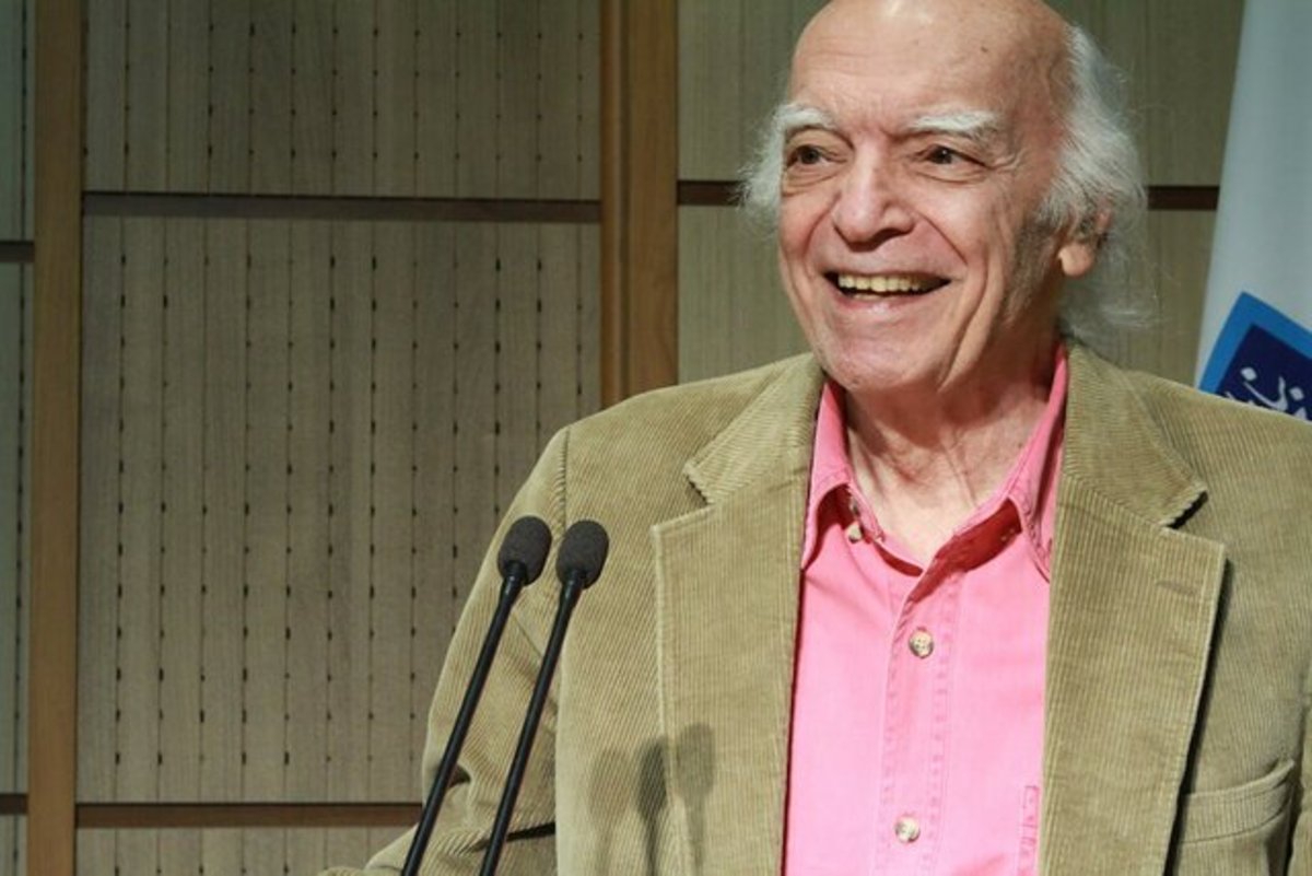 دیپلم نداشت، ولی استادی بی‌نظیر شد