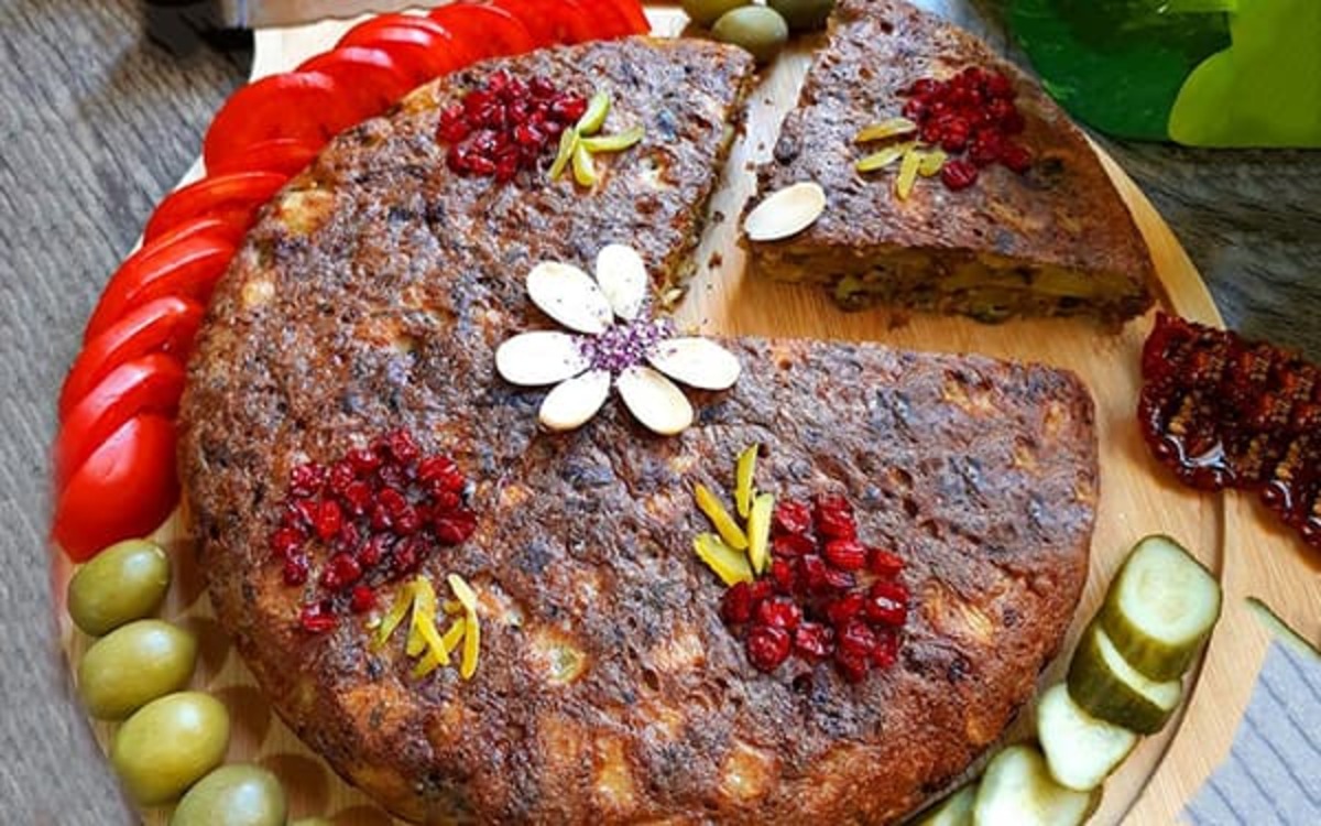 برای شام کوکوی خوشمزه و به صرفه بادمجان را درست کن
