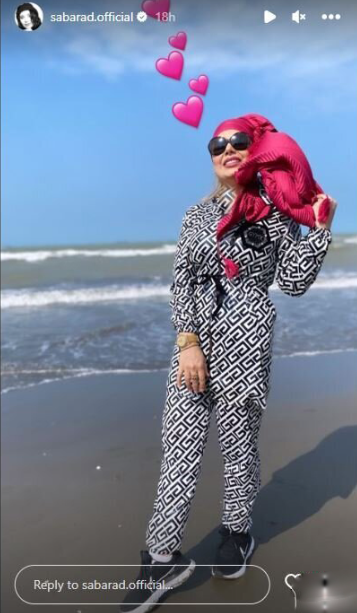 لباس خیلی عجیب صبا راد کنار دریا! + عکس خانم مجری دگرگون شده را ببینید!