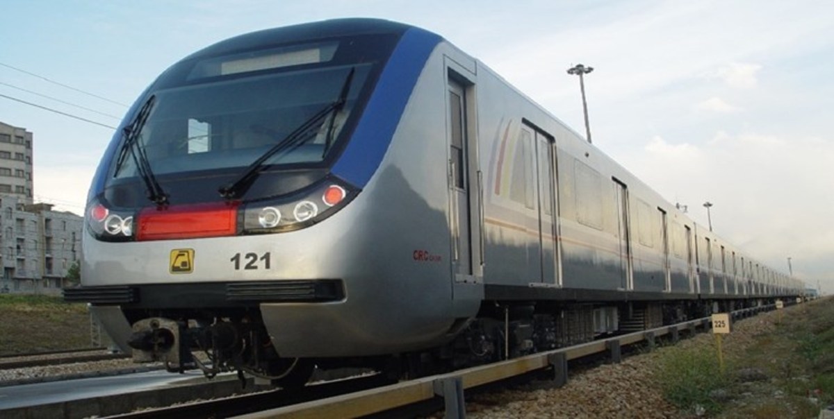 خدمات رسانی رایگان ۳ ایستگاه مترو تهران به جاماندگان اربعین