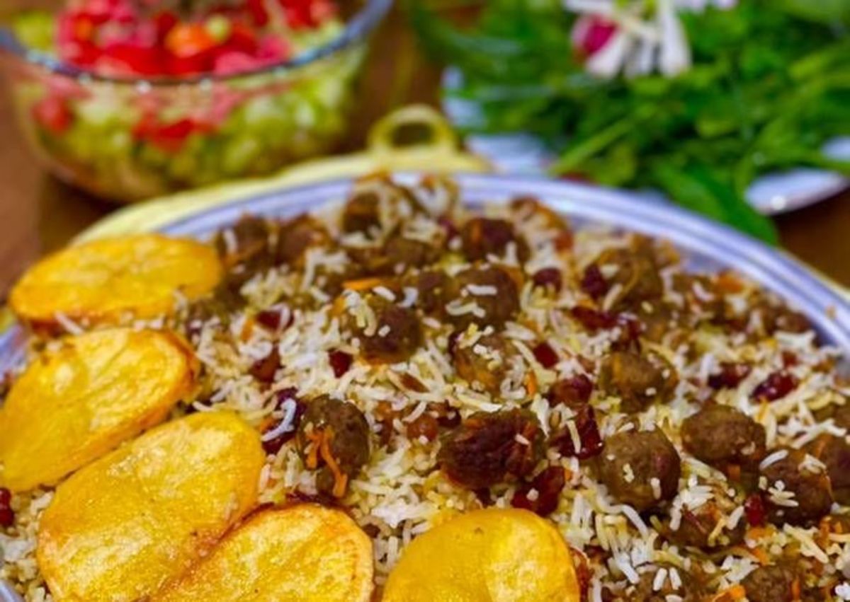 قنبرپلو اصیل شیرازی/با این غذا غم و غصه هایتان را فراموش میکنید