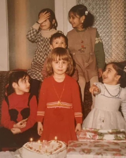 عکسی باورنکردنی از هانیه توسلی و ۴ خواهرش! / کدام زیباترند!