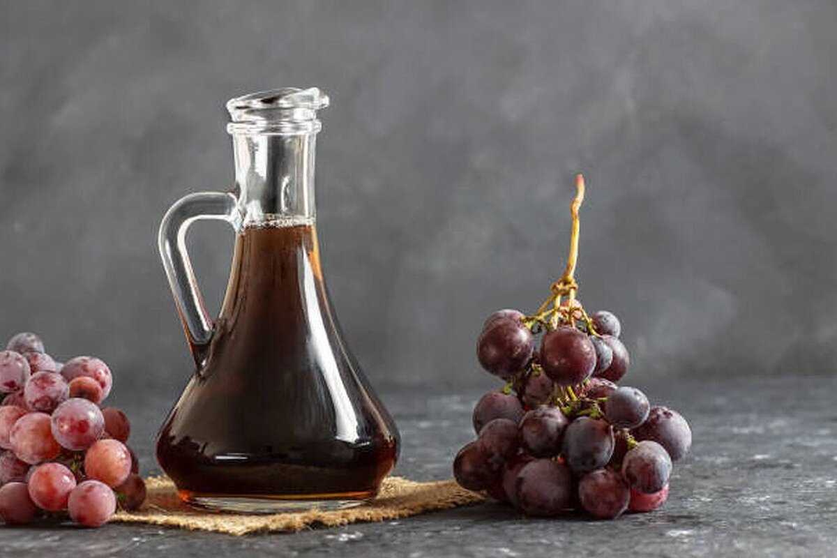 چگونه خودمان در منزل سرکه انگور درست کنیم؟