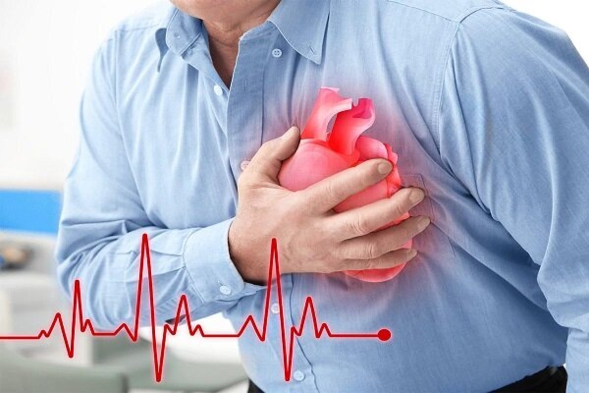 هشدار و نشانه اولیه سکته قلبی با درد قفسه سینه