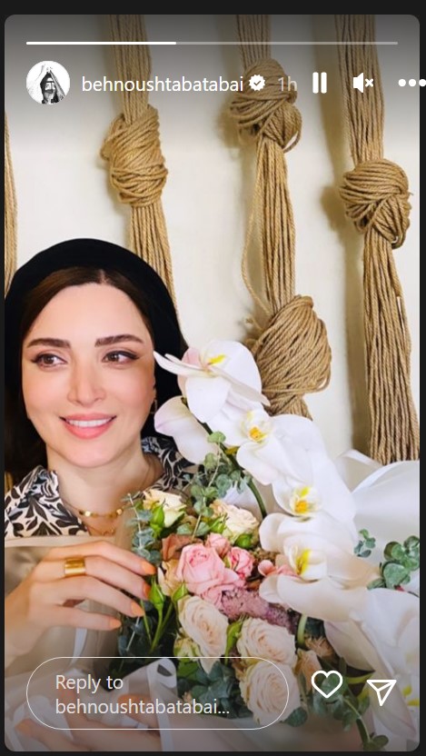 عکس/ دسته گل مرموز و خاص در خانه بهنوش طباطبایی؛ خبر تازه‌ای در راه است؟