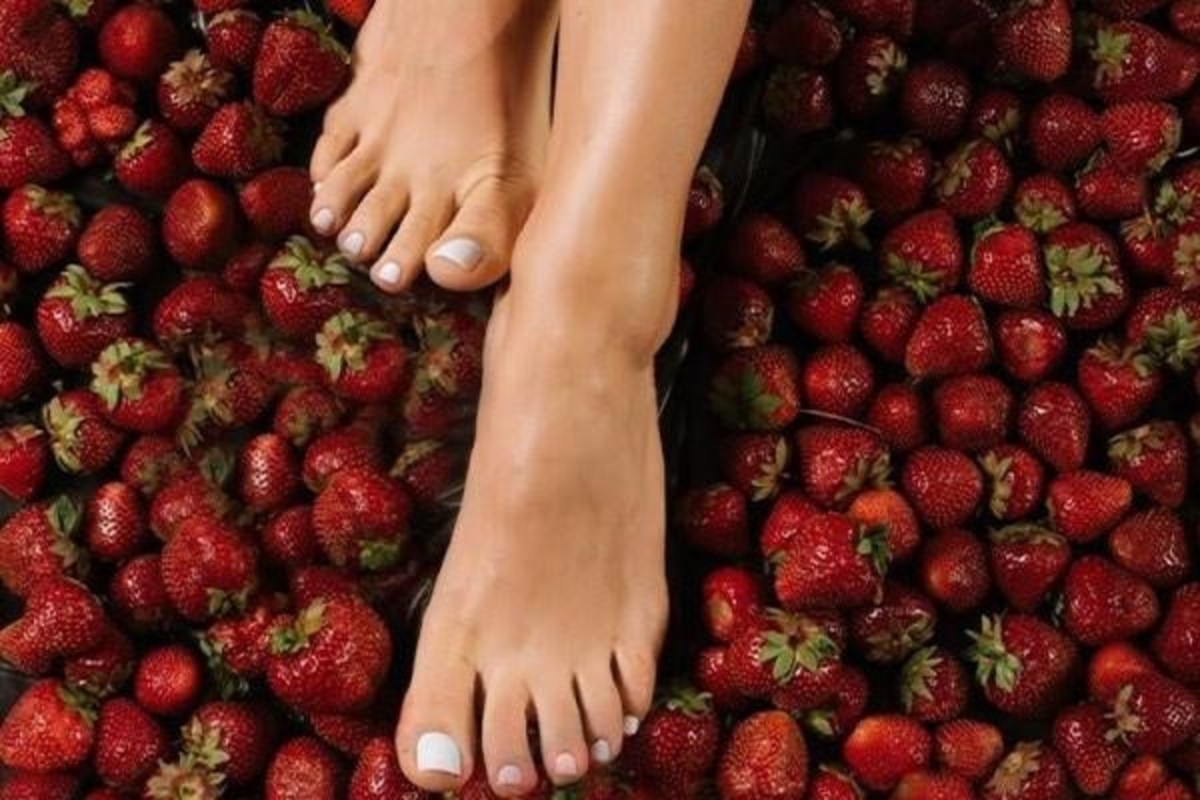 چند ترفند ساده و کم هزینه برای درمان «پا‌های توت فرنگی» در خانه