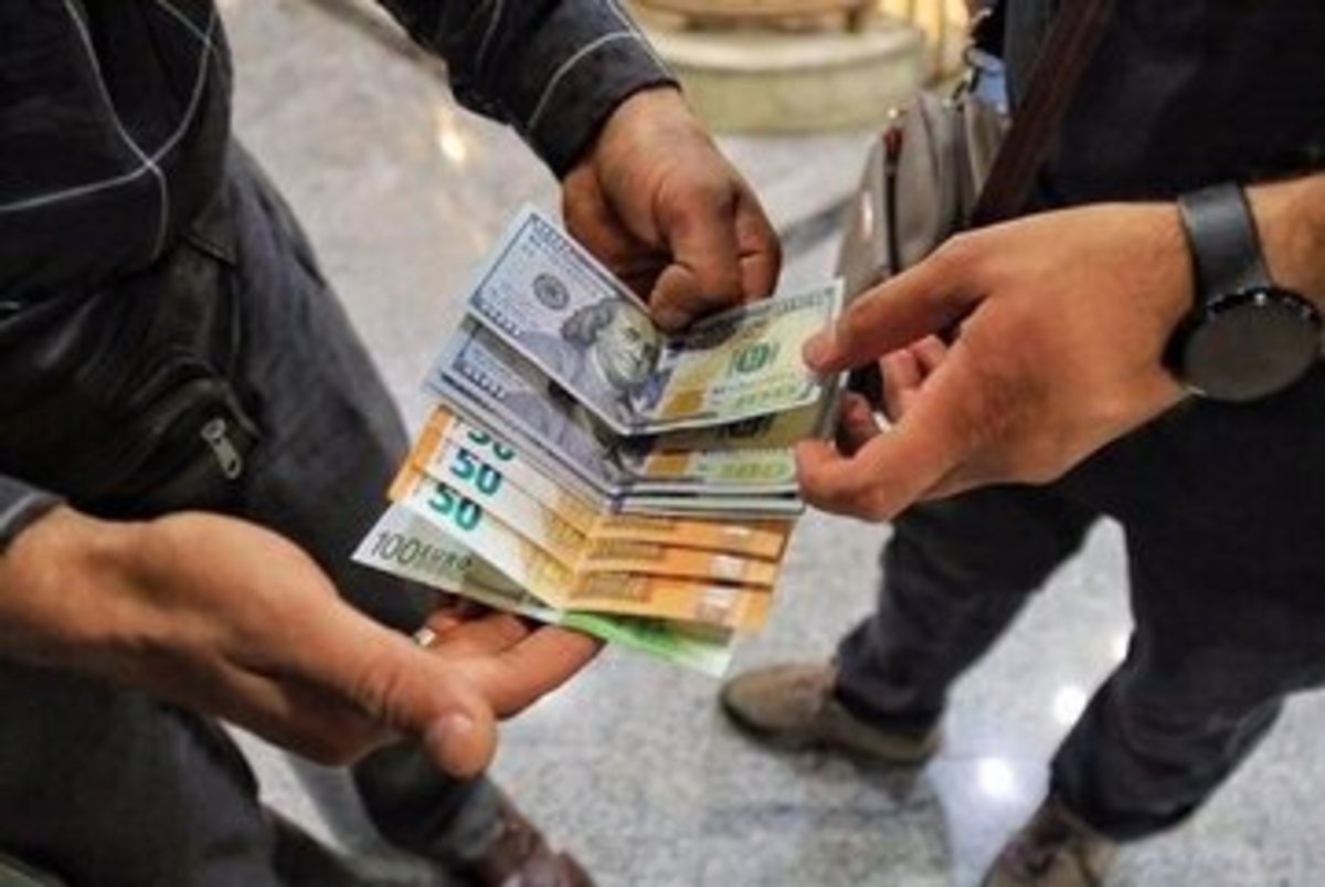 شایعات آزادی زندانی‌ها قیمت دلار را پایین آورد