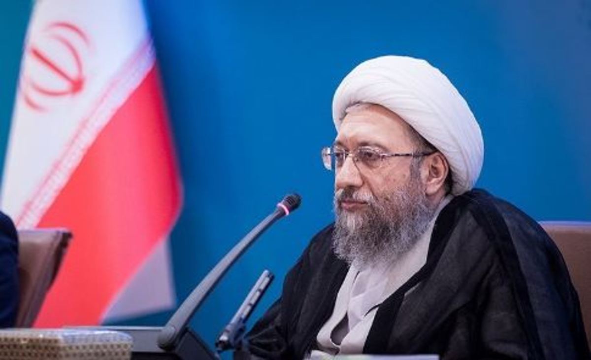 آملی لاریجانی: نمایندگان مجلس که در مقام تقنین قرار دارند خودشان قانون را رعایت کنند