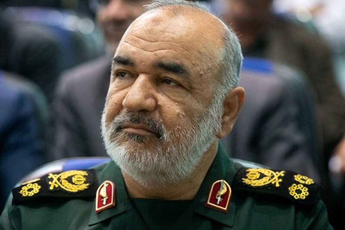 تقدیر سرلشکر حسین سلامی از فرمانده انتظامی کشور