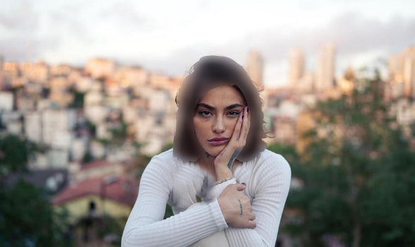 ژست‌های بی شرمانه ریحانه پارسا / خانم بازیگر شکست عشقی خورد!