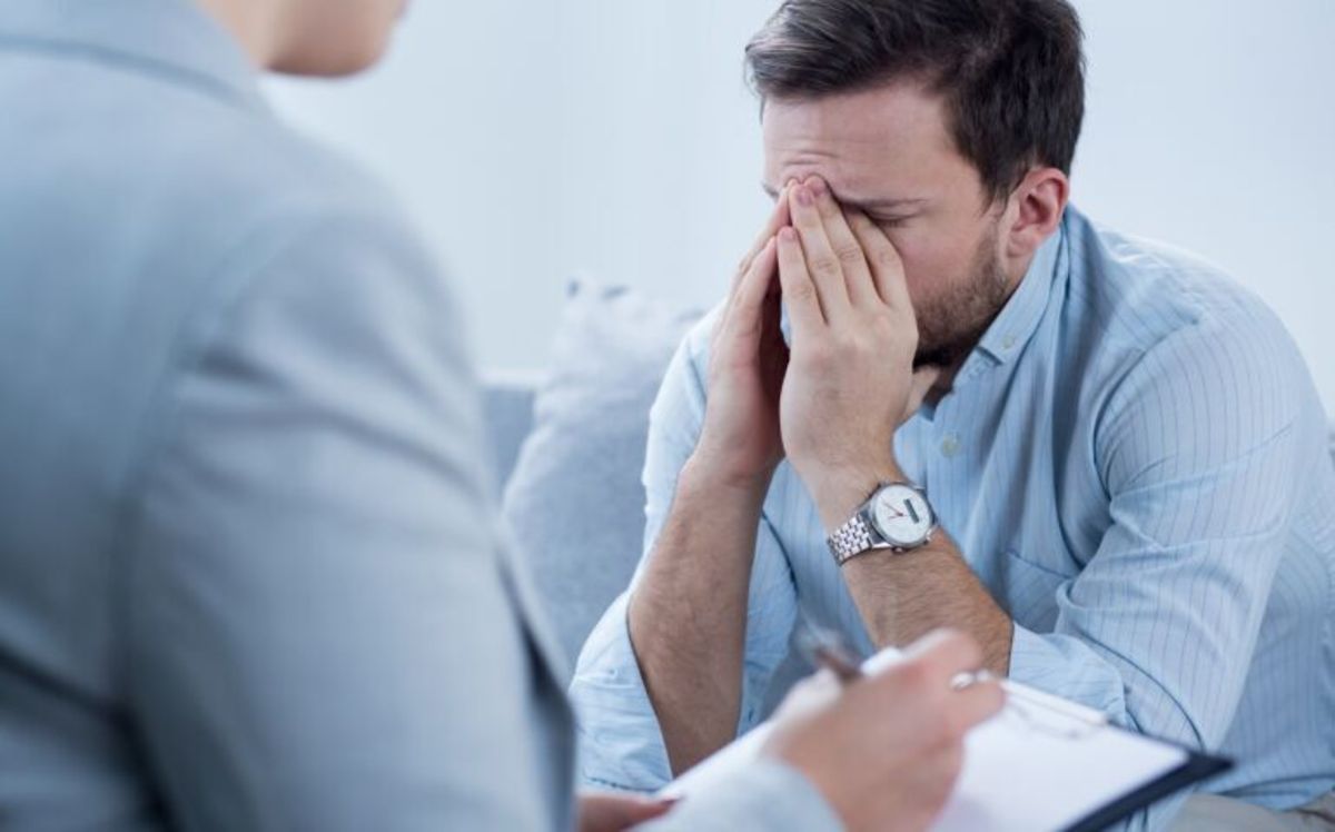 با یک فرد افسرده چگونه باید حرف بزنیم؟