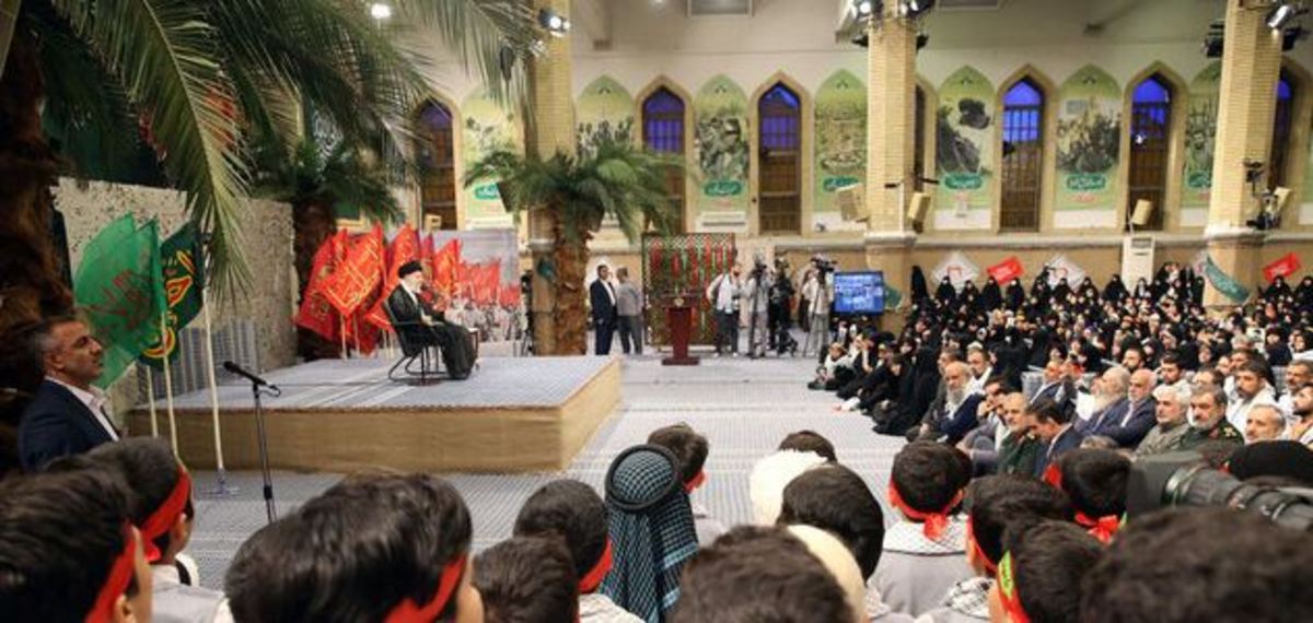 سردار سلیمانی: وظیفه ما آشناسازی نسل جوان با تاریخ گذشته است