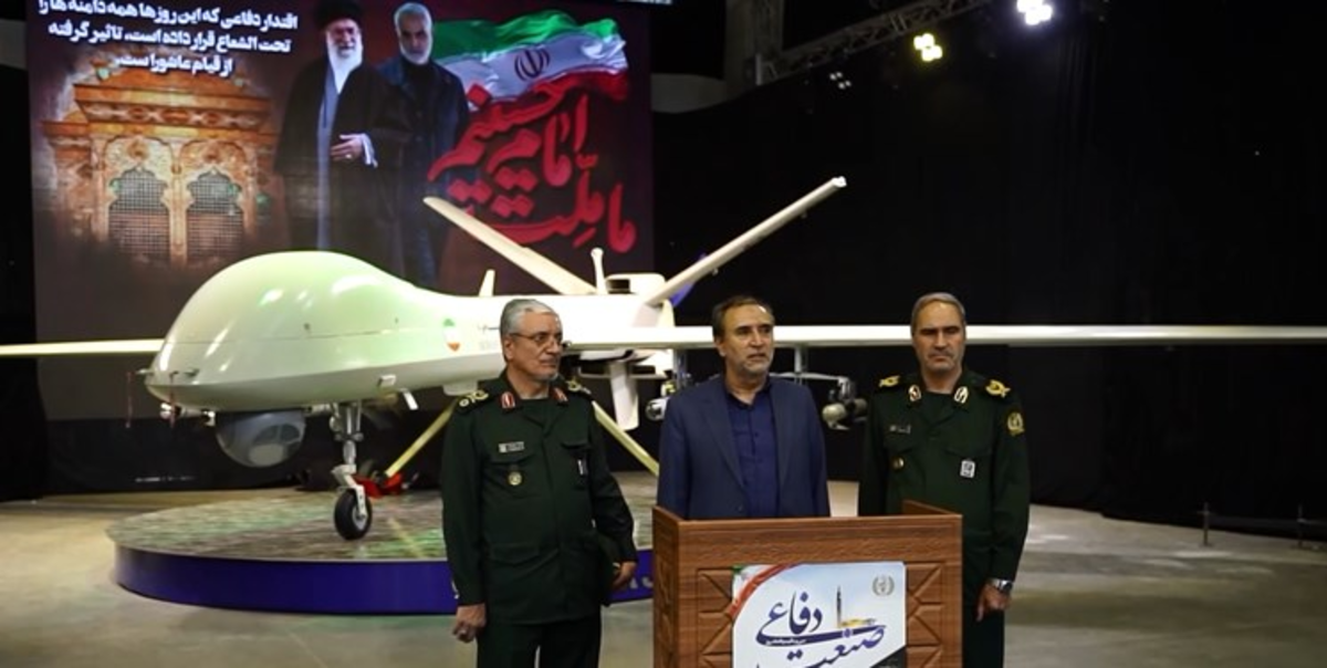 دهقان در بازدید از دستاورد‌های دفاعی: پهپاد مهاجر ۱۰ فخرآفرین است