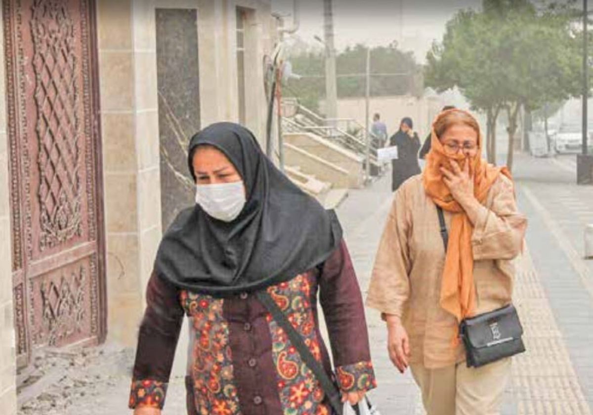 نفس‌کشیدن در گلستان سخت شد