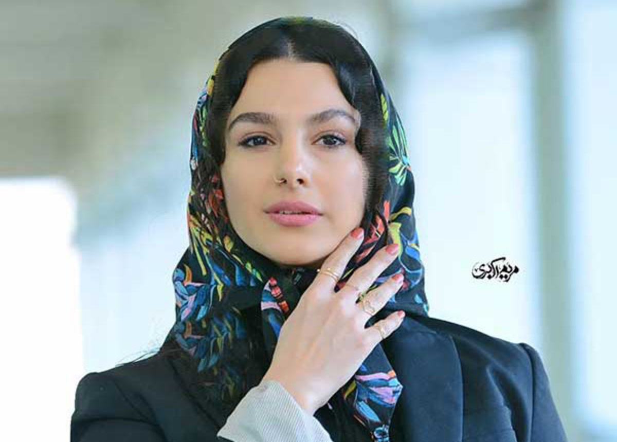 عکس /جوانه دلشاد با استایل خاص و متفاوتش در رستوران زیبا و سنتی