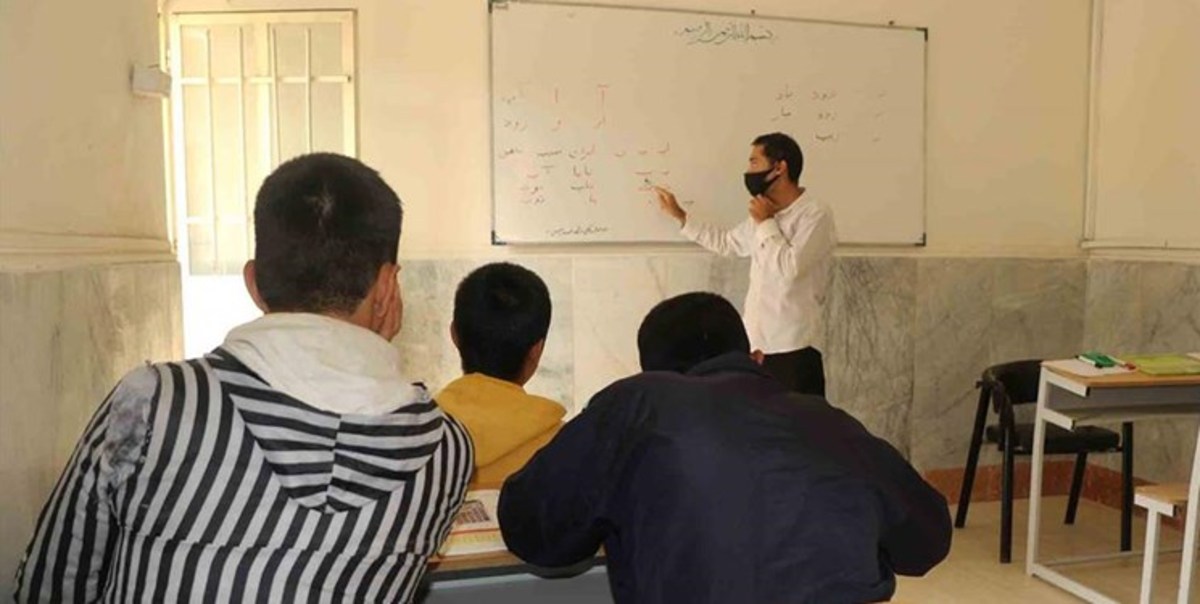صحرایی: کتب درسی با کمک دانش‌آموزان اصلاح می‌شود