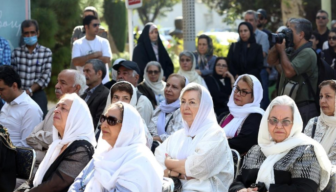 حجاب زنان بازیگر در تشییع پیکر فردوس کاویانی + عکس تشییع جنازه