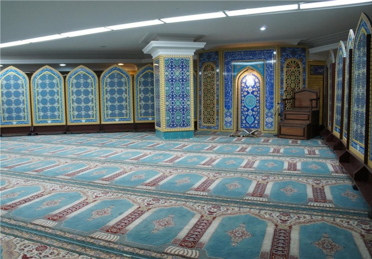 تجهیز و غبار روبی نمازخانه‌های مدارس برای اقامه نماز جماعت