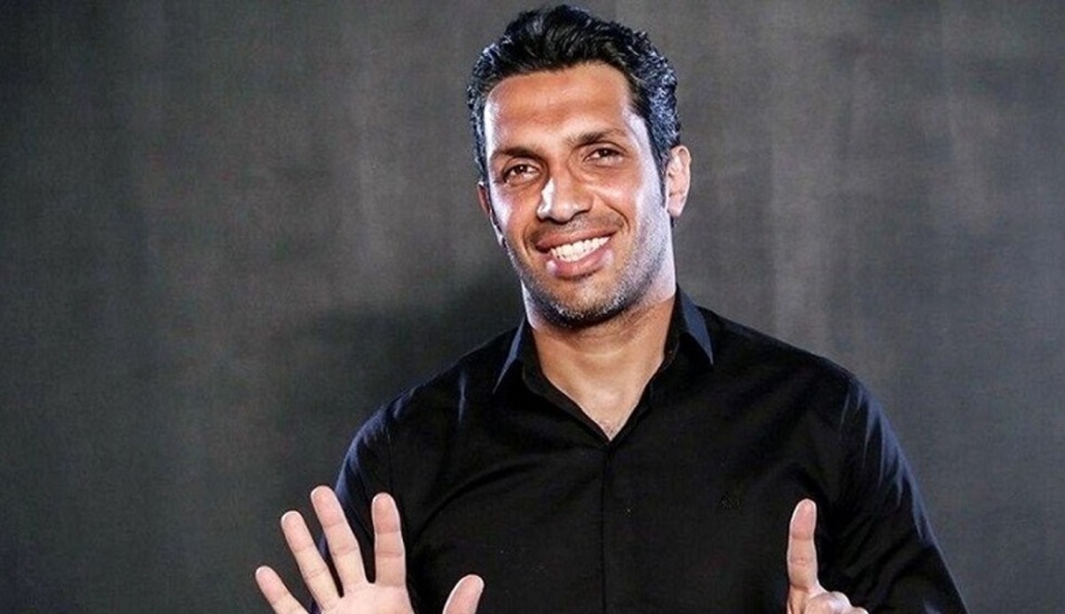 بازیکن سابق پرسپولیس، مجسمه رونالدو در هتل اسپیناس را به باد تمسخر گرفت + عکس