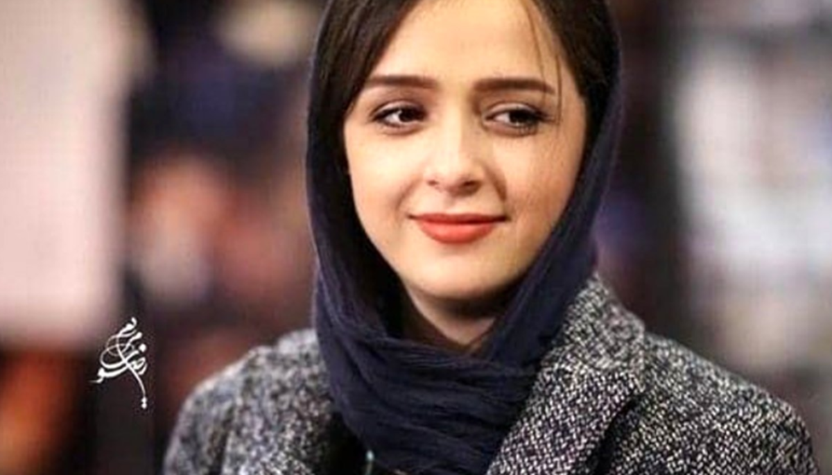 سلفی منتشر شده از ترانه علیدوستی کنار خانم بازیگر پر حاشیه! /ترانه علیدوستی هم راه دوستش را در پیش گرفت؟