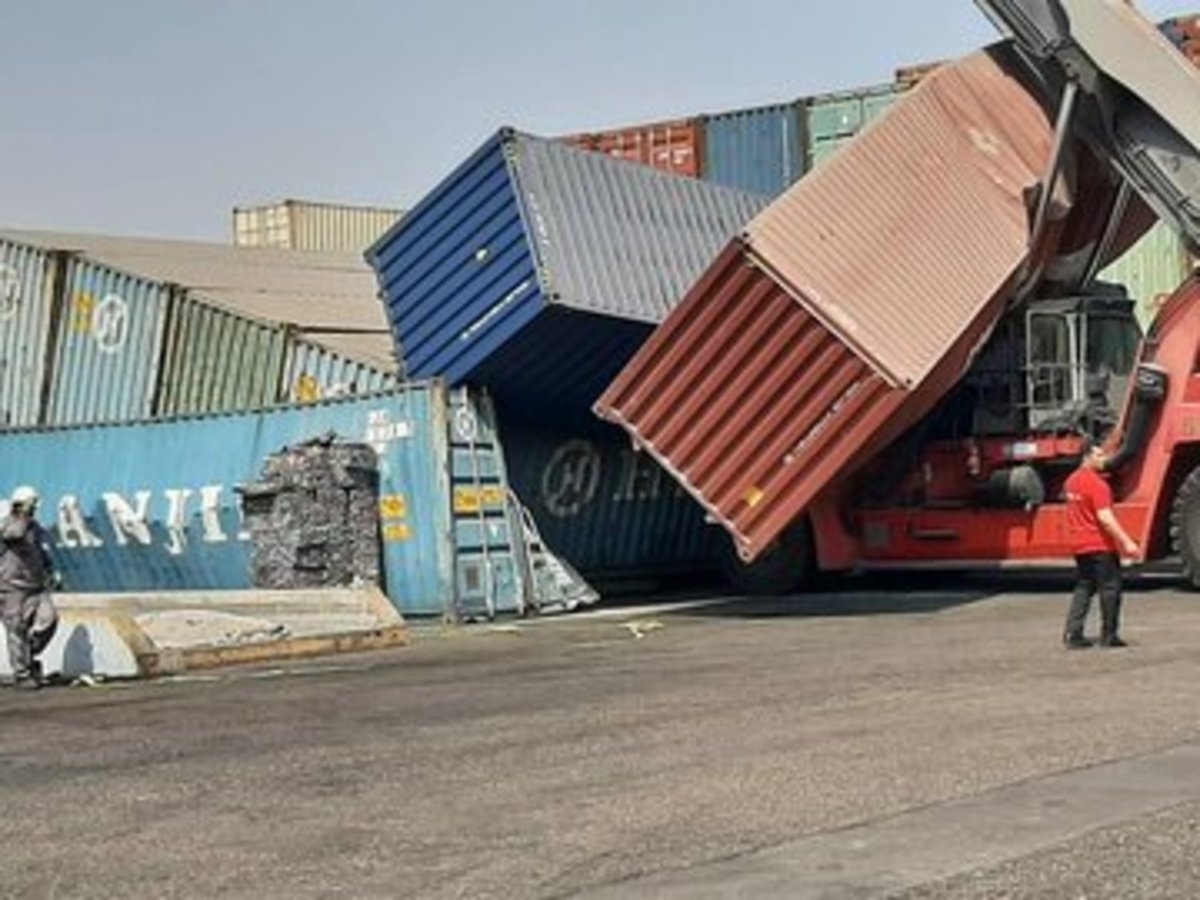 سقوط کانتینر در بندر یک نفر را به کام مرگ کشاند