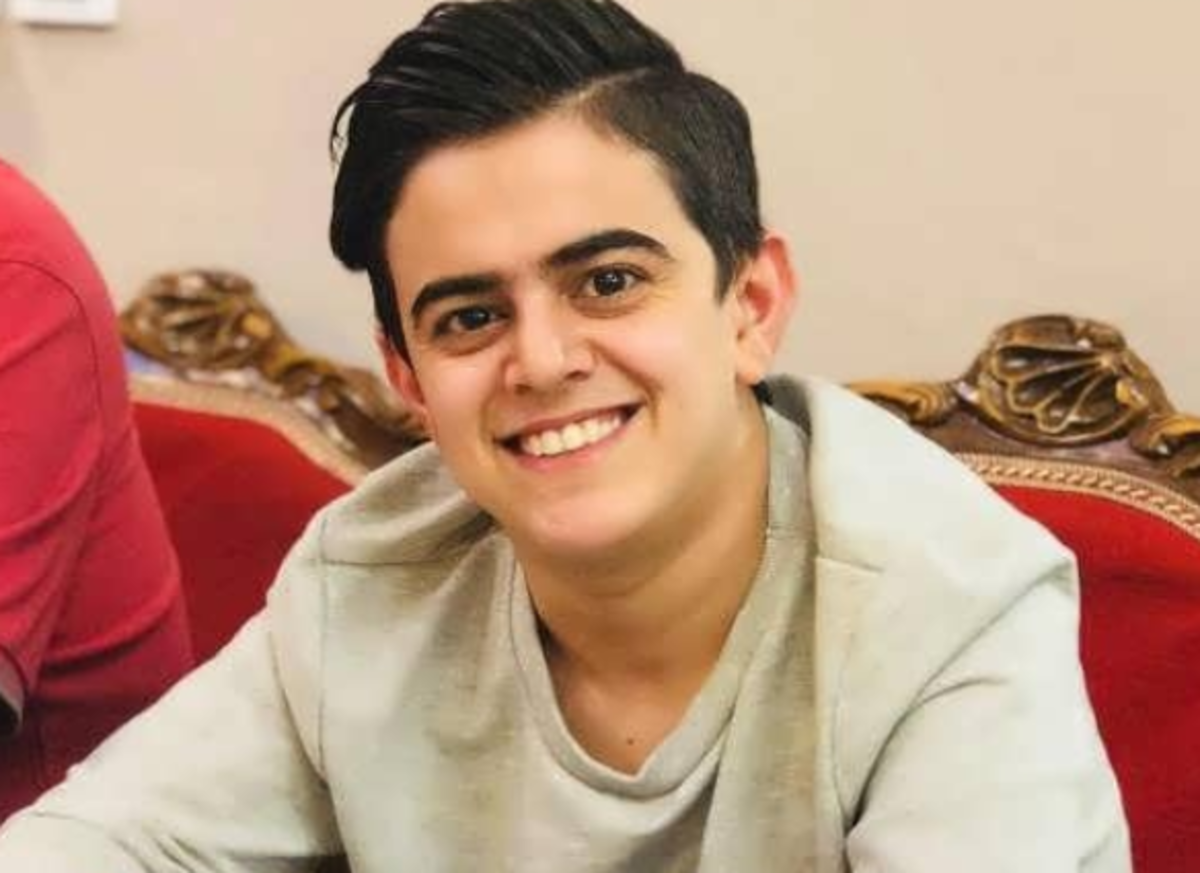 عکس وایرال شده از امیرمحمد متقیان کنار خانم جذاب و زیبا!