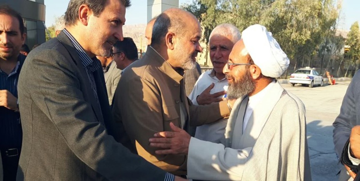 وزیر کشور وارد فیروزاباد شد
