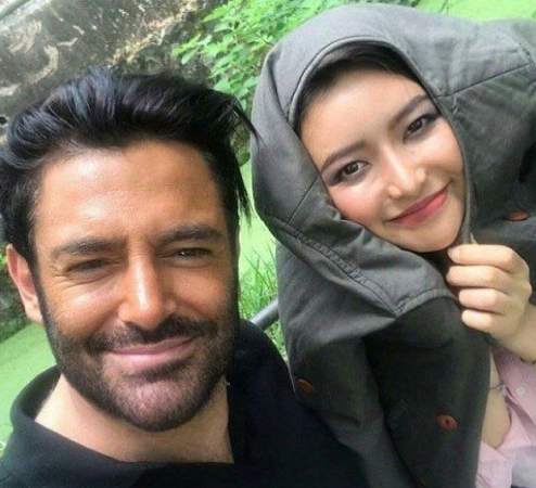 اولین سلفی رضا گلزار با همسرش آیسان بانو تو شمال/ بالاخره آقای سوپراستار عکس خانومش رو به نمایش گذاشت!