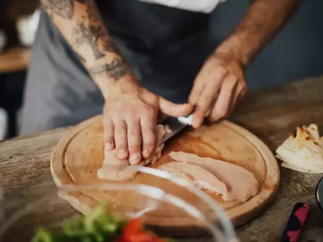 نکات طلایی برای درست کردن یک مرغ همه چیز تمام