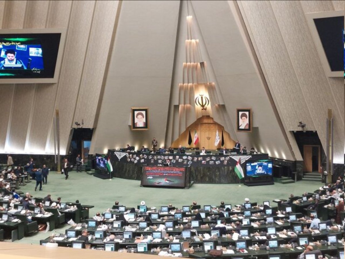 نمایش تصاویر کودکان مظلوم فلسطین در صحن مجلس