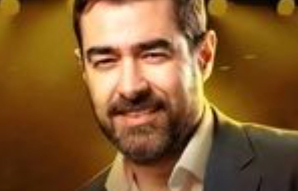 حضور شهاب حسینی در مراسم تشییع داریوش مهرجویی با چهره‌ای ماتم زده و غمگین/عکس