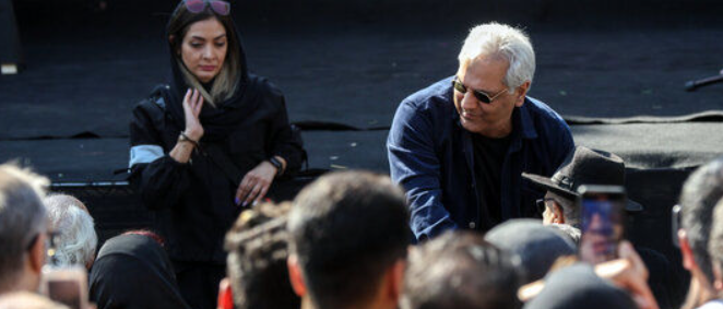 چهره غمگین و بهت زده مهران مدیری در مراسم داریوش مهرجویی / عکس