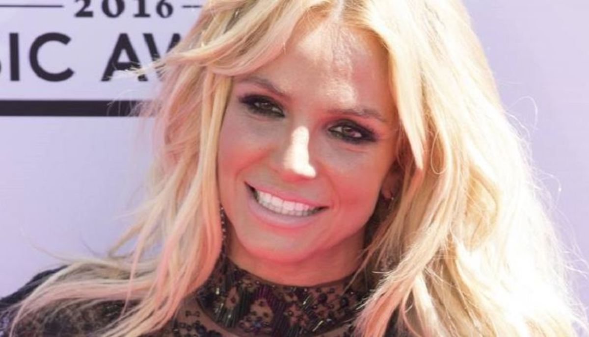 شاهزاده دنیای موسیقی با سونی به روی صحنه برمی‌گردد؟! + عکس