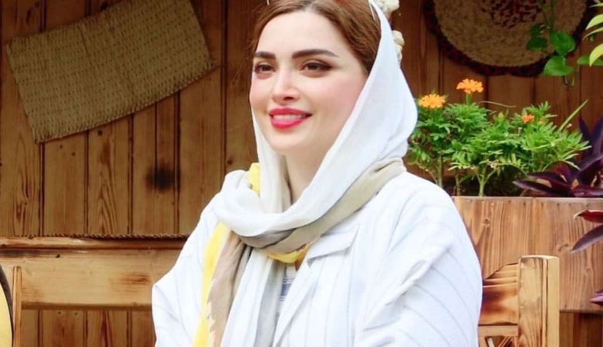 از دیدن ۲ چهره بسیار متفات بهنوش طباطبایی از نمای نزدیک بسیار متعجب می‌شوید + عکس