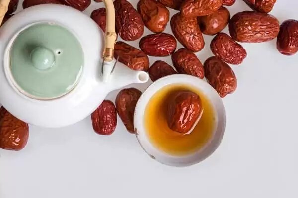 پاکسازی کبد با دمنوش لیمو و عناب