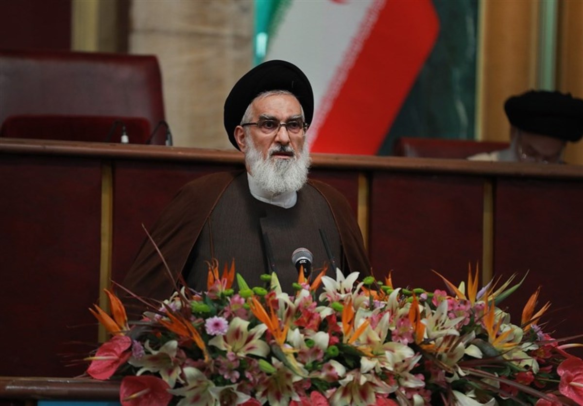 عضو مجلس خبرگان: بازنگری در ساختار‌های اداری برای حل مشکلات ضروری است
