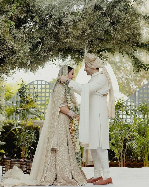 عکس/ بازیگر محبوب و جذاب هندی در لباس رویایی عروس