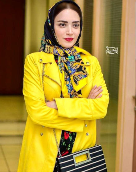 استایل زرد قناری بهنوش طباطبایی جنجالی شد | این رنگ لباس خانم بازیگر را دوبرابر جذاب کرده
