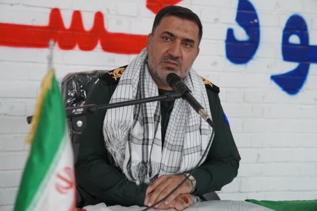 دفاع ما مقدس بود، زیرا یک وجب از خاکمان را به دشمن ندادیم