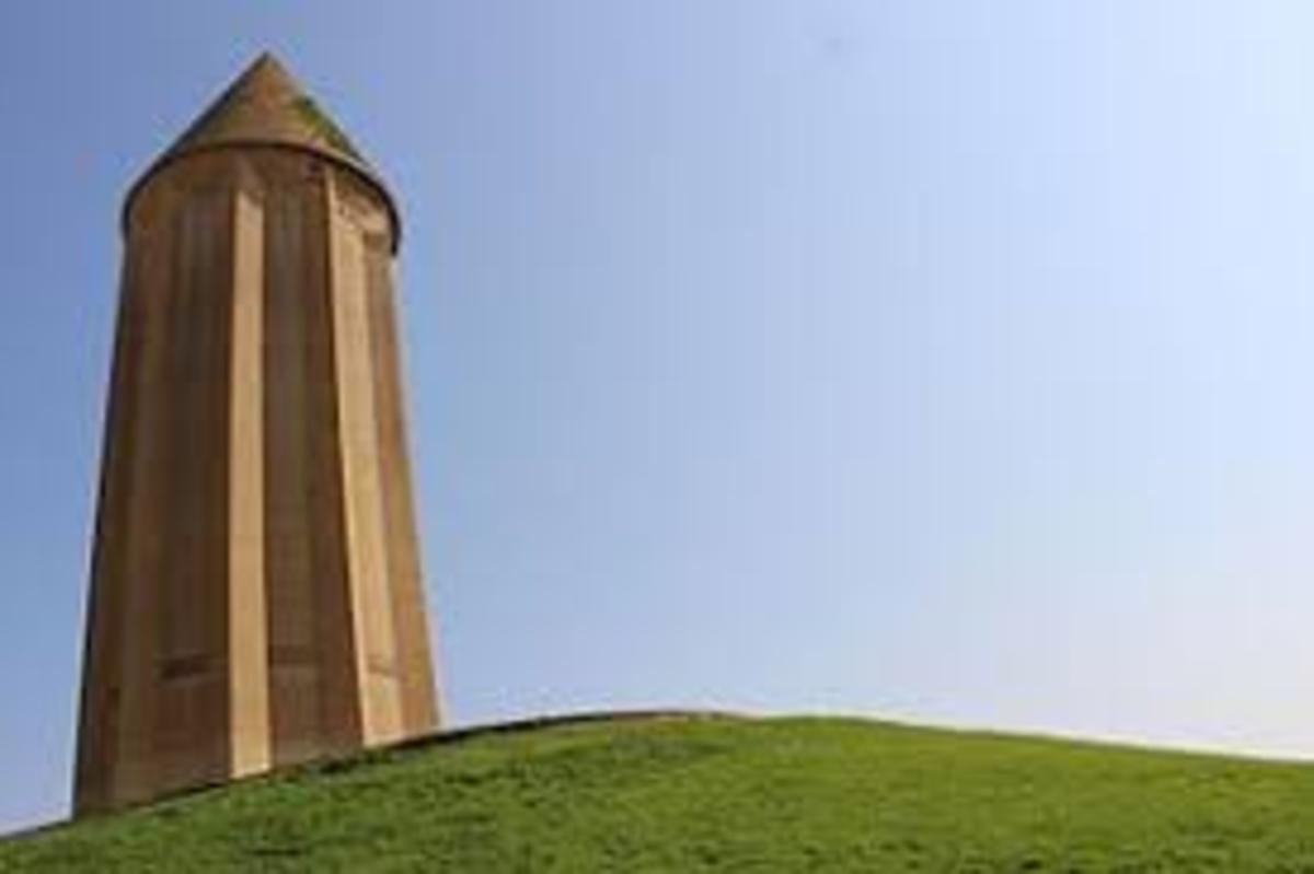 بنای تاریخی و معماری گنبد قابوس از مکان‌های زیبای شمال ایران