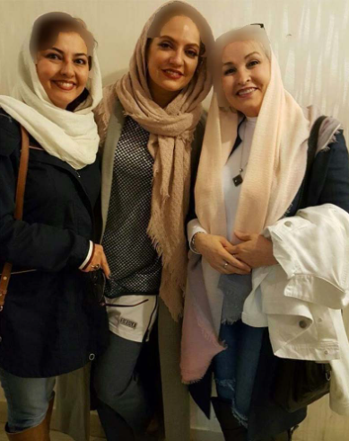 اولین عکس از مادر جذاب پوش مهناز افشار! + عکس منشوری خانم بازیگر کنار هلی کوپتر!