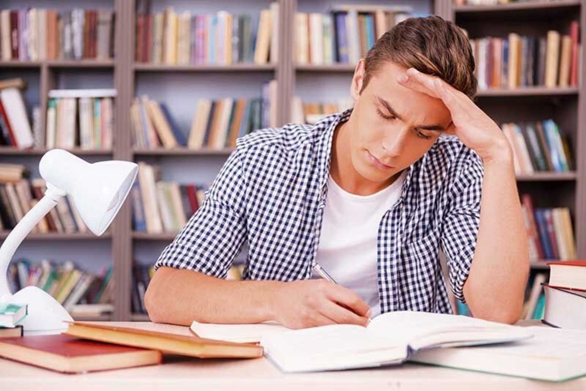 چکار کنیم هنگام درس خواندن خوابمان نگیرد؟