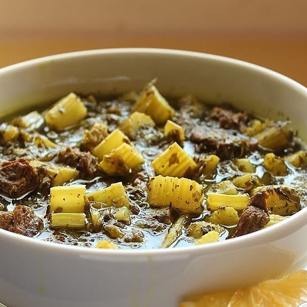 دستور پخت خورشت خوشرنگ و جاافتاده ریواس  با گوشت گوساله  برای ناهار