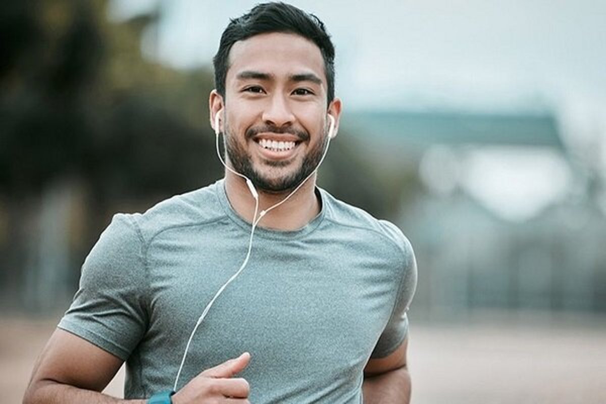 فواید دویدن و گوش دادن همزمان به موسیقی